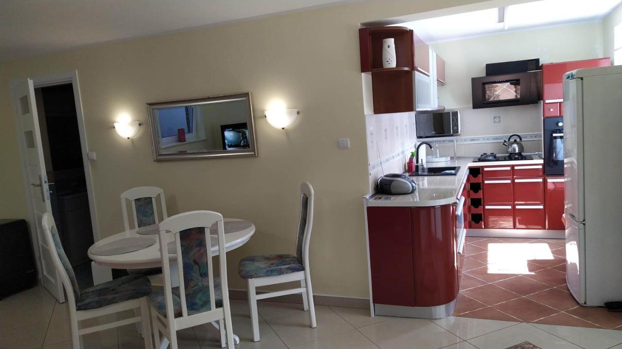 Apartamenty Junona Nad Morzem, W Domu Z Ogrodem, Obok Stegna I Jantar Junoszyno Экстерьер фото